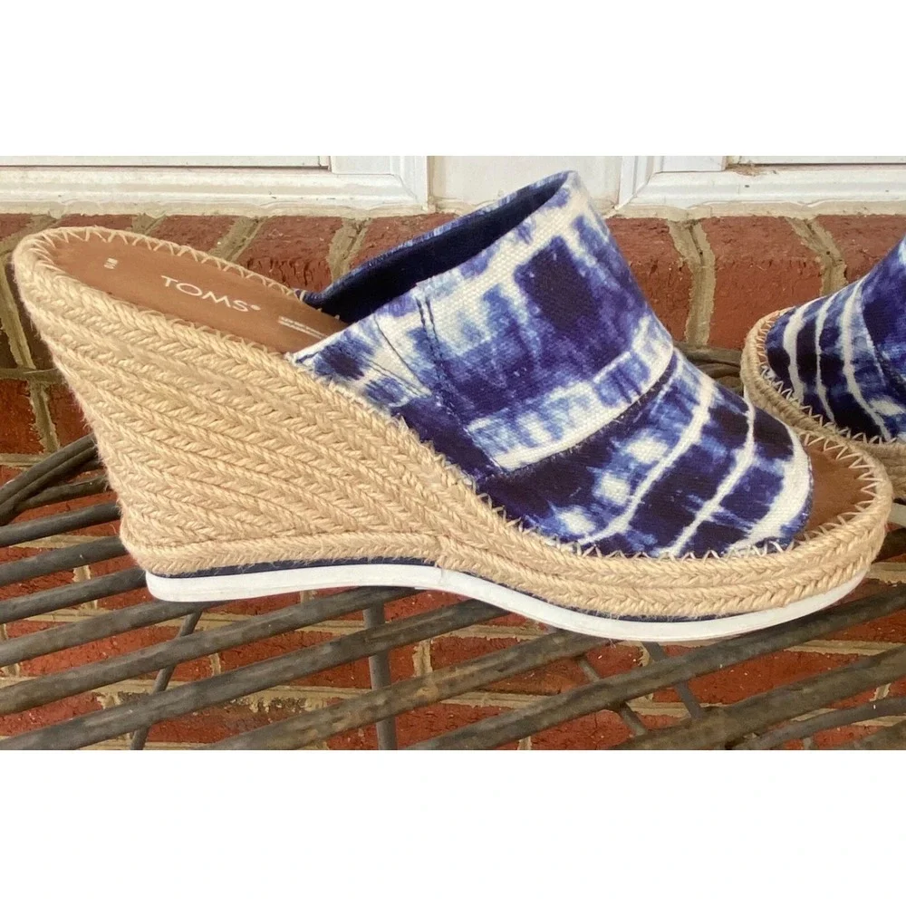Toms Monica Tie Dye Shoe‎ 10 Wide Blue White Mule Beach Cruise Boho July 4